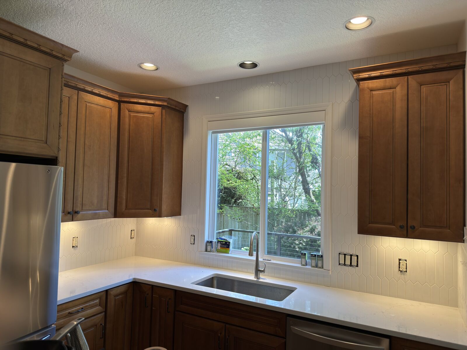 Kitchen — backsplash & quartz · Vancouver, WA